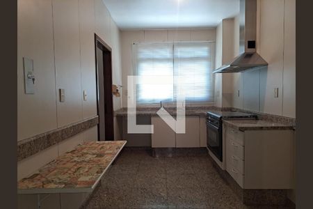 Apartamento à venda com 180m², 4 quartos e 4 vagasCozinha