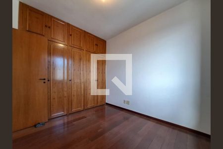 Apartamento à venda com 180m², 4 quartos e 4 vagasQuarto 2