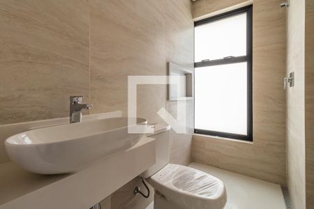 Apartamento à venda com 365m², 4 quartos e 5 vagas Apartamento à venda com 365m², 4 quartos e 5 vagasBanheiro da Suíte 1