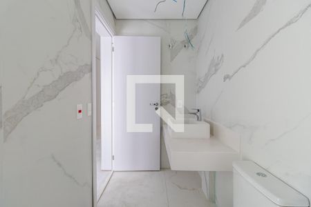 Apartamento à venda com 365m², 4 quartos e 5 vagas Apartamento à venda com 365m², 4 quartos e 5 vagasBanheiro da Suíte 2