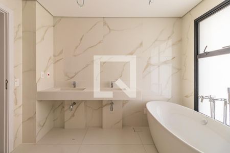 Apartamento à venda com 365m², 4 quartos e 5 vagas Apartamento à venda com 365m², 4 quartos e 5 vagasBanheiro 2 da Suíte 4