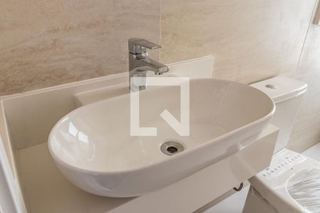 Apartamento à venda com 365m², 4 quartos e 5 vagas Apartamento à venda com 365m², 4 quartos e 5 vagasBanheiro da Suíte 1