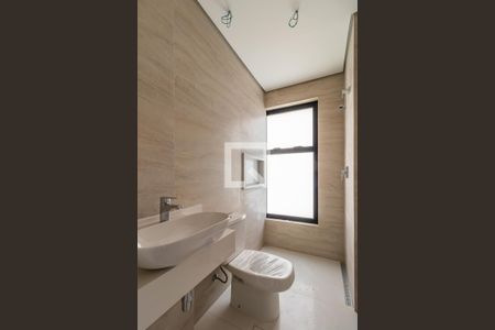 Apartamento à venda com 365m², 4 quartos e 5 vagas Apartamento à venda com 365m², 4 quartos e 5 vagasBanheiro da Suíte 1