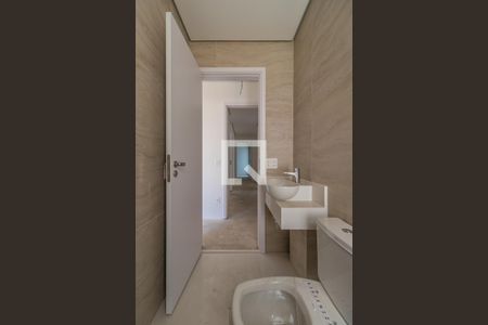 Apartamento à venda com 365m², 4 quartos e 5 vagas Apartamento à venda com 365m², 4 quartos e 5 vagasBanheiro da Suíte 1