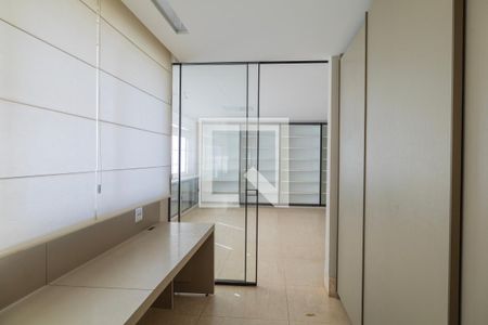 Apartamento à venda com 314m², 5 quartos e 3 vagas Apartamento à venda com 314m², 5 quartos e 3 vagasEscritório