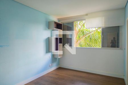 Apartamento à venda com 314m², 5 quartos e 3 vagas Apartamento à venda com 314m², 5 quartos e 3 vagasSuíte 2