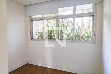 Apartamento à venda com 314m², 5 quartos e 3 vagas Apartamento à venda com 314m², 5 quartos e 3 vagasQuarto