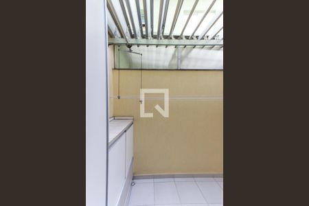 Casa de condomínio à venda com 100m², 3 quartos e 2 vagas Casa de condomínio à venda com 100m², 3 quartos e 2 vagasÁrea de Serviço