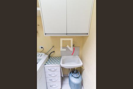 Casa de condomínio à venda com 100m², 3 quartos e 2 vagas Casa de condomínio à venda com 100m², 3 quartos e 2 vagasÁrea de Serviço