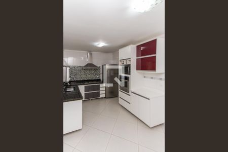 Casa de condomínio à venda com 100m², 3 quartos e 2 vagas Casa de condomínio à venda com 100m², 3 quartos e 2 vagasCozinha