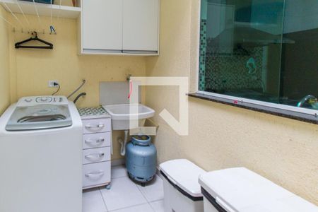 Casa de condomínio à venda com 100m², 3 quartos e 2 vagas Casa de condomínio à venda com 100m², 3 quartos e 2 vagasÁrea de Serviço