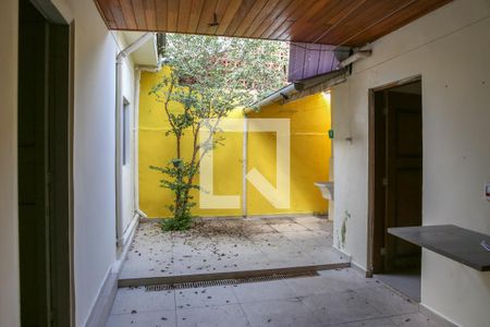 Casa à venda com 300m², 2 quartos e sem vaga Casa à venda com 300m², 2 quartos e sem vagaQuintal e Área de Serviço