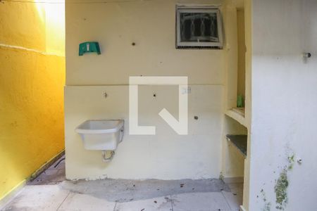 Casa à venda com 300m², 2 quartos e sem vaga Casa à venda com 300m², 2 quartos e sem vagaQuintal e Área de Serviço