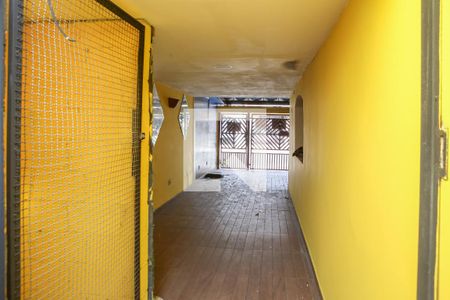 Casa à venda com 300m², 2 quartos e sem vaga Casa à venda com 300m², 2 quartos e sem vagaCorredor e Garagem