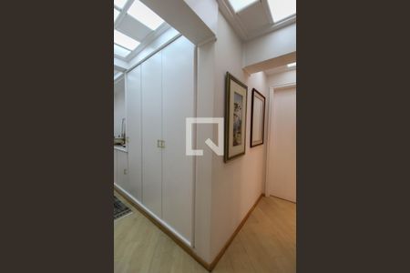 Apartamento à venda com 170m², 4 quartos e 3 vagas Apartamento à venda com 170m², 4 quartos e 3 vagasCorredor