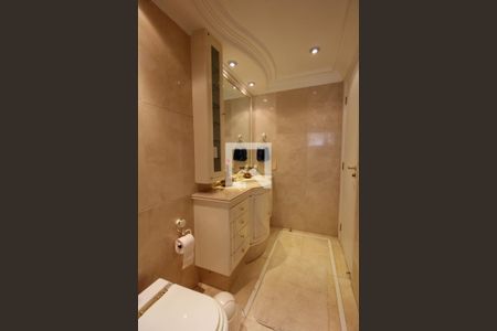 Apartamento à venda com 170m², 4 quartos e 3 vagas Apartamento à venda com 170m², 4 quartos e 3 vagasBanheiro da Suíte 2