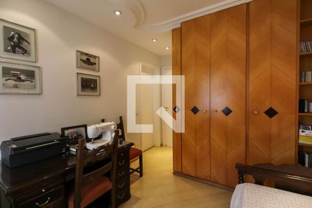 Apartamento à venda com 170m², 4 quartos e 3 vagas Apartamento à venda com 170m², 4 quartos e 3 vagasSuíte 2