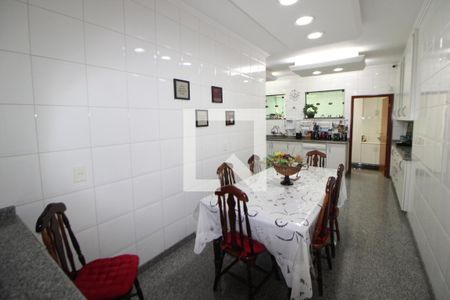 Casa à venda com 800m², 7 quartos e 6 vagasCozinha
