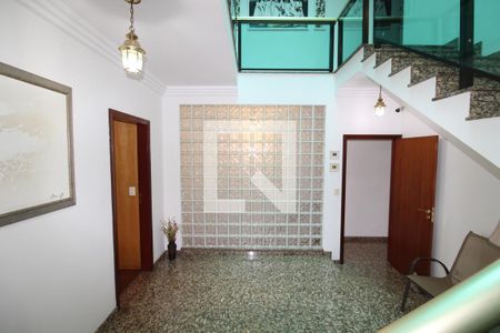 Casa à venda com 800m², 7 quartos e 6 vagasCorredor 2