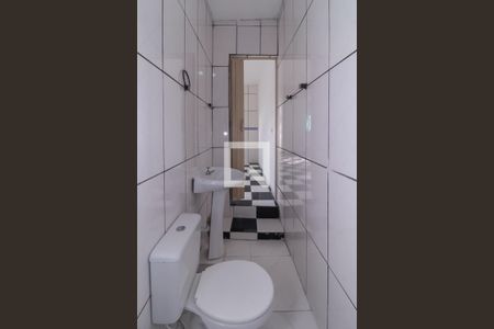 Banheiro de casa para alugar com 1 quarto, 44m² em Jardim Tietê, São Paulo