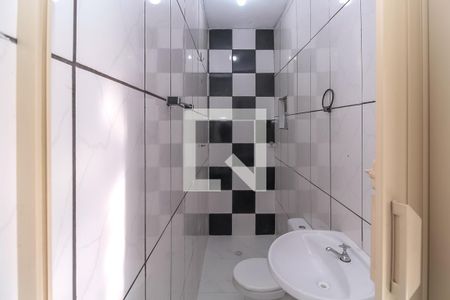 Banheiro de casa para alugar com 1 quarto, 44m² em Jardim Tietê, São Paulo