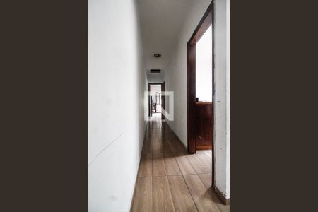 Casa à venda com 250m², 3 quartos e 3 vagasCorredor