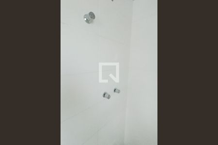 Banheiro de kitnet/studio para alugar com 1 quarto, 23m² em Dona Clara, Belo Horizonte