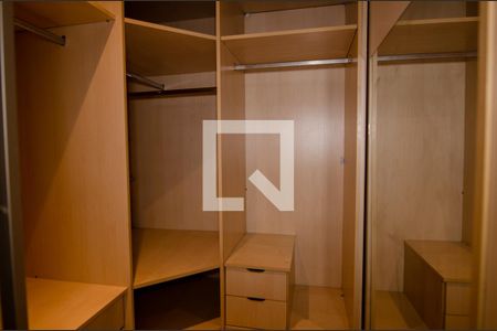 Casa de condomínio à venda com 300m², 4 quartos e 2 vagasCloset da suite 1