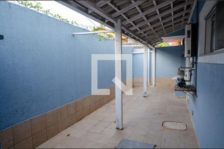 Casa de condomínio à venda com 300m², 4 quartos e 2 vagasÁrea de serviço