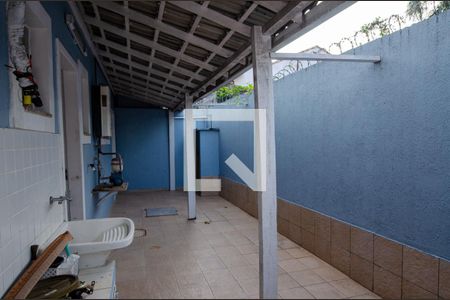 Casa de condomínio à venda com 300m², 4 quartos e 2 vagasÁrea de serviço