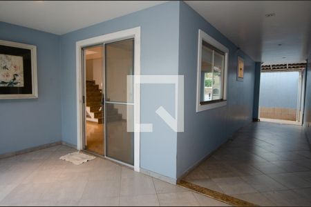 Casa de condomínio à venda com 300m², 4 quartos e 2 vagasVaranda