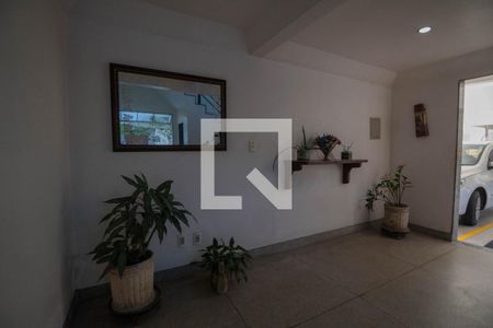 Apartamento à venda com 66m², 2 quartos e 1 vaga Apartamento à venda com 66m², 2 quartos e 1 vagaHall