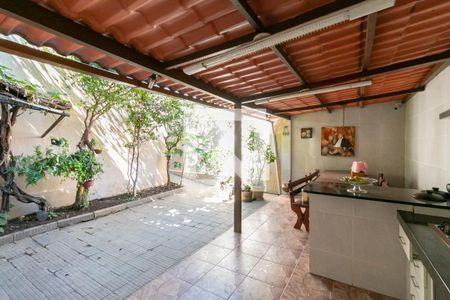 Casa à venda com 360m², 3 quartos e 2 vagas Casa à venda com 360m², 3 quartos e 2 vagasEspaço Gourmet