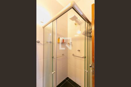 Casa à venda com 360m², 3 quartos e 2 vagas Casa à venda com 360m², 3 quartos e 2 vagasBanheiro Social