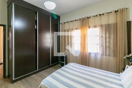 Casa à venda com 360m², 3 quartos e 2 vagas Casa à venda com 360m², 3 quartos e 2 vagasQuarto 3