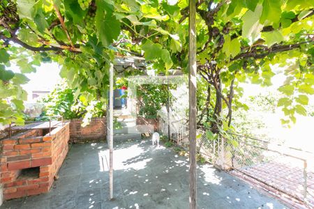 Casa à venda com 360m², 3 quartos e 2 vagas Casa à venda com 360m², 3 quartos e 2 vagasVaranda