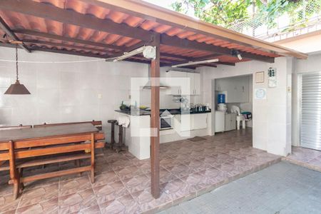 Casa à venda com 360m², 3 quartos e 2 vagas Casa à venda com 360m², 3 quartos e 2 vagasEspaço Gourmet