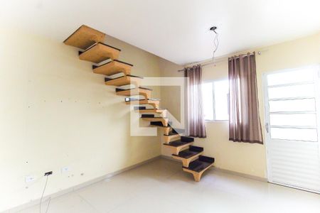 Sala de casa de condomínio para alugar com 2 quartos, 64m² em Vila Nova Curuca, São Paulo