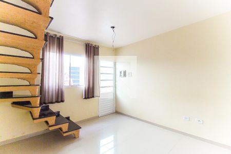 Sala de casa de condomínio para alugar com 2 quartos, 64m² em Vila Nova Curuca, São Paulo