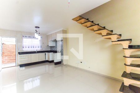 Sala de casa de condomínio para alugar com 2 quartos, 64m² em Vila Nova Curuca, São Paulo