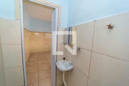 Banheiro Social de casa à venda com 1 quarto, 70m² em Parque Císper, São Paulo