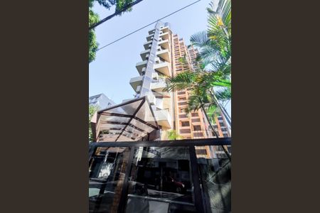 Apartamento para alugar com 237m², 3 quartos e 3 vagasFachada