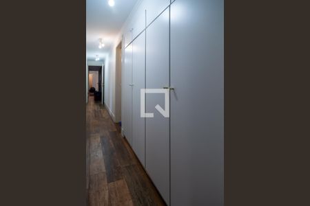 Apartamento para alugar com 237m², 3 quartos e 3 vagasRoupeiro