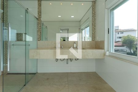 Casa à venda com 900m², 8 quartos e 4 vagasBanheiro da Suíte