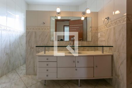 Casa à venda com 900m², 8 quartos e 4 vagasBanheiro 1