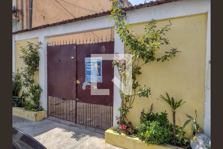 Casa à venda com 149m², 4 quartos e 2 vagas Casa à venda com 149m², 4 quartos e 2 vagasFachada