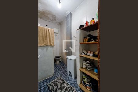 Casa à venda com 149m², 4 quartos e 2 vagas Casa à venda com 149m², 4 quartos e 2 vagasBanheiro