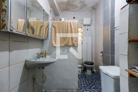 Casa à venda com 149m², 4 quartos e 2 vagas Casa à venda com 149m², 4 quartos e 2 vagasBanheiro