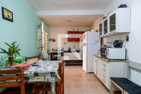 Casa à venda com 149m², 4 quartos e 2 vagas Casa à venda com 149m², 4 quartos e 2 vagasCozinha