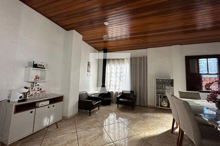 Casa à venda com 115m², 4 quartos e 1 vagaLareira